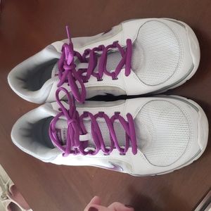 Womens Nike tennis shoes